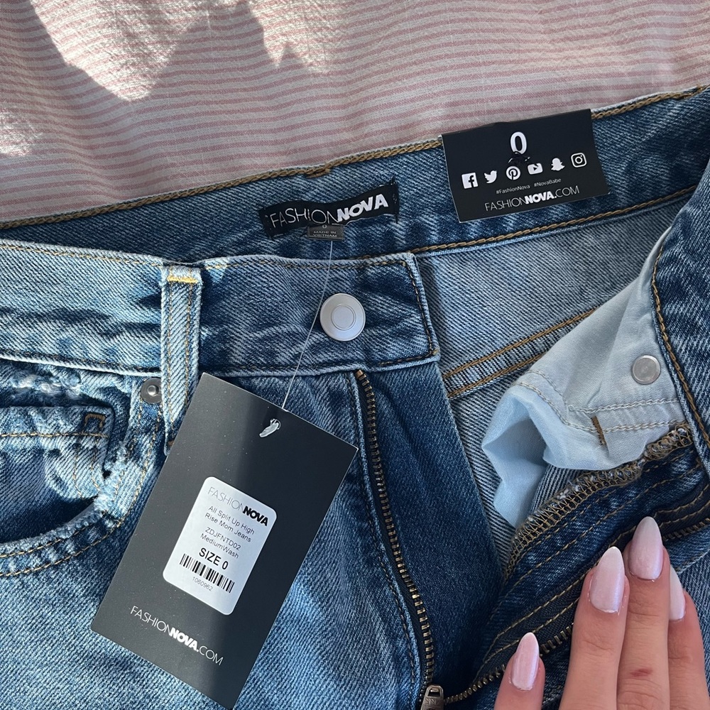 STRAIGHT RIPPED JEANS - Picture 2 of 4